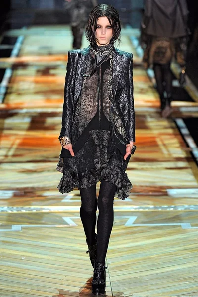 Look 33